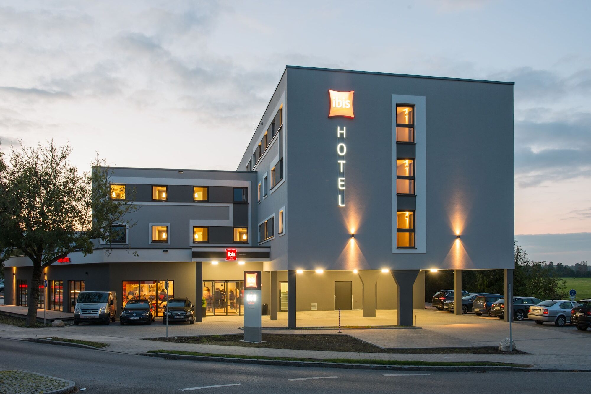 Ibis Muenchen Airport Sued Hotel Халбергмос Екстериор снимка